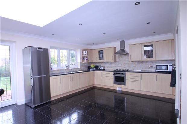 Image of 53 Westrow Gardens, Ilford, IG3 9NF