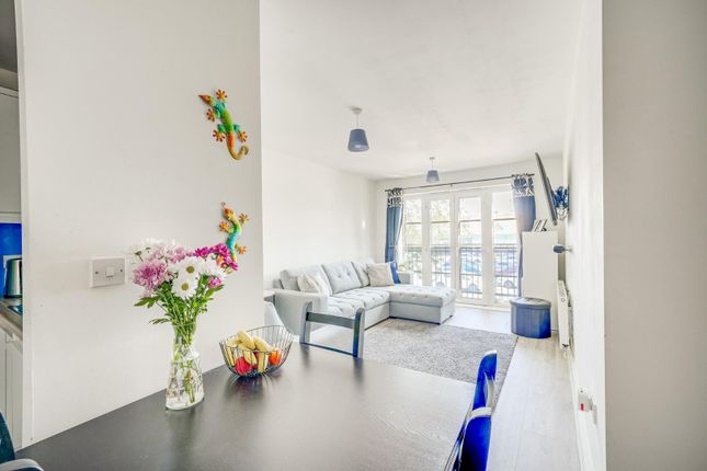 Flat 27, Magnon Court, Lake Street, Leighton Buzzard photo 2