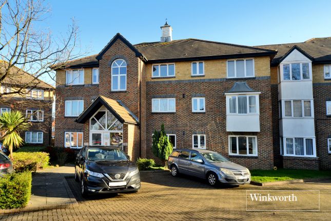 Thumbnail Flat for sale in Cotswold Way, Worcester Park