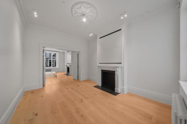 Flat 2, 30, Queen's Gate Terrace, London photo 3