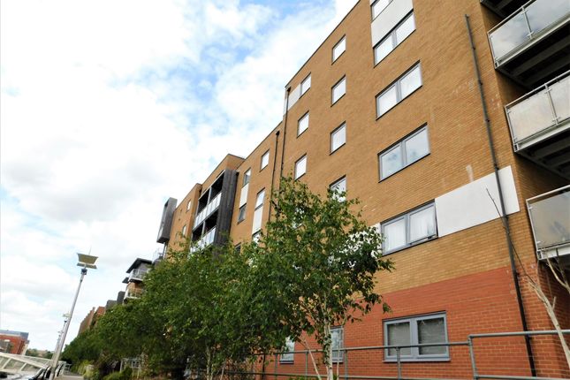 Thumbnail Flat to rent in Heia Wharf, Colchester