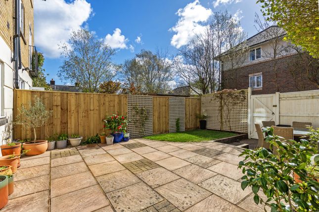 50 Cornes Close, Winchester photo 3