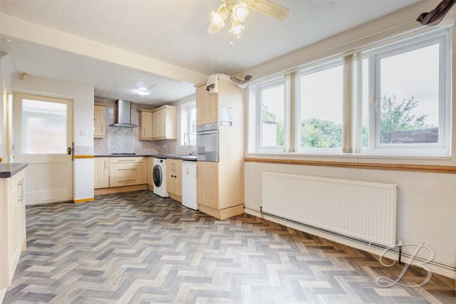 4, Pollard Drive, Mansfield photo 3