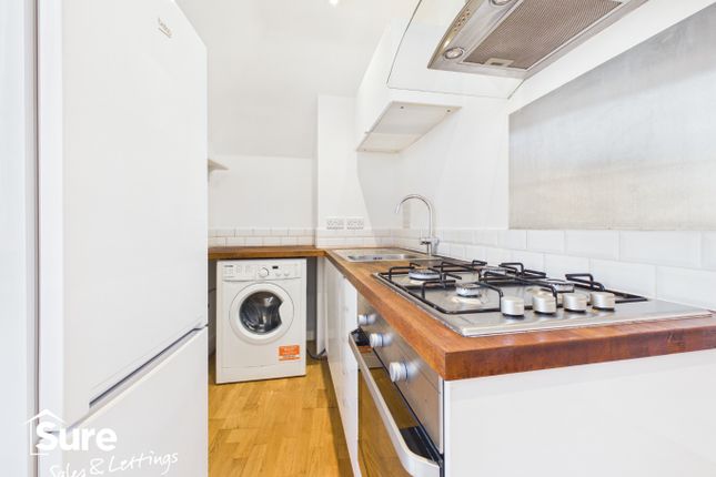9  Flat 6, High Street, Watford photo 4