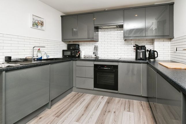 Apartment 9, The Atrium., 141, London Road, Liverpool photo 4