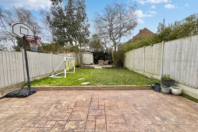25 Parkhead Drive, Stoke-On-Trent photo 4