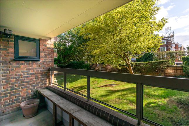 Flat 14, Blue Gates, 4, Belvedere Drive, Wimbledon photo 2