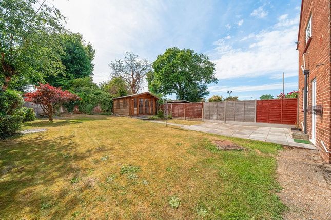 28, Anslow Gardens, Iver Heath photo 3