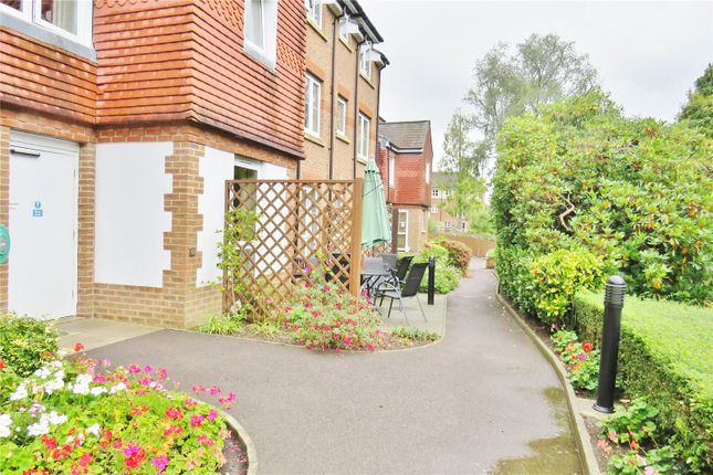 Flat for sale in Fairfield Road, East Grinstead, West Sussex