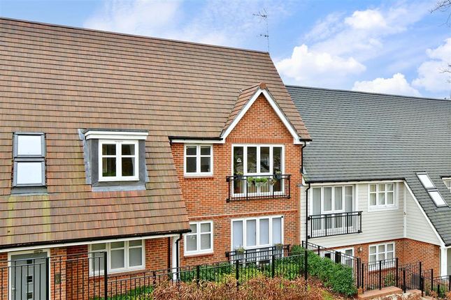 Flat for sale in Consort Drive, Leatherhead, Surrey