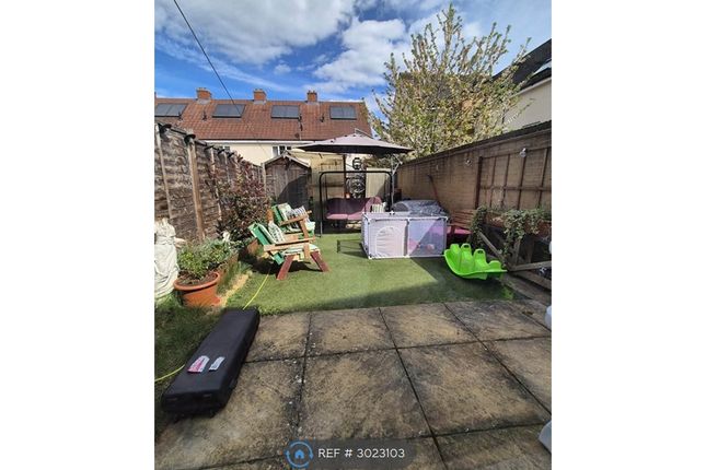 Albacore Way, Hayes photo 3