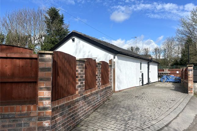 27, Chadderton Fold, Oldham photo 2