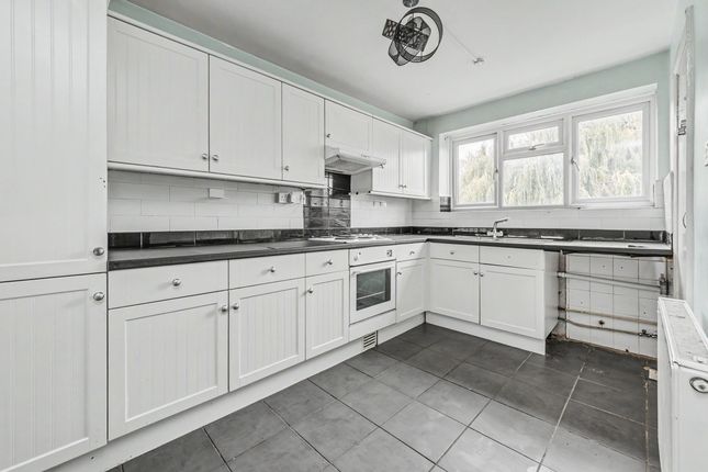 7, Northolt photo 4