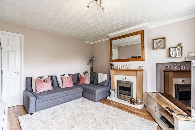 50 Moorland Crescent, Pontypridd photo 4