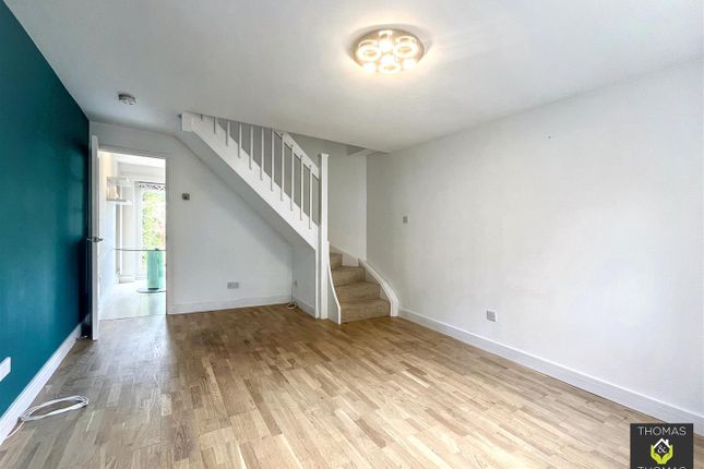 14, Grenville Close, Gloucester photo 4