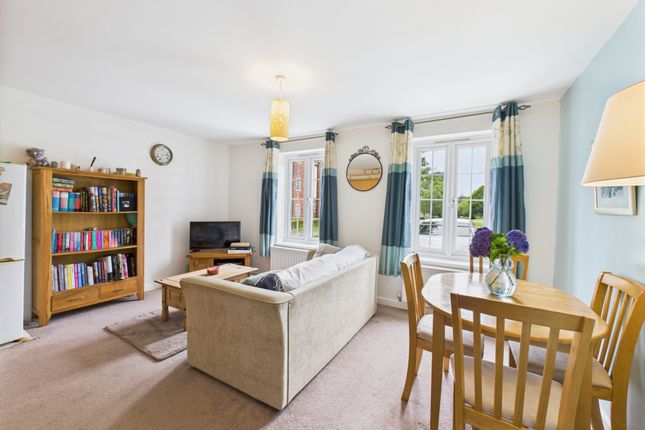 27, Pear Tree Close, Wesham photo 4