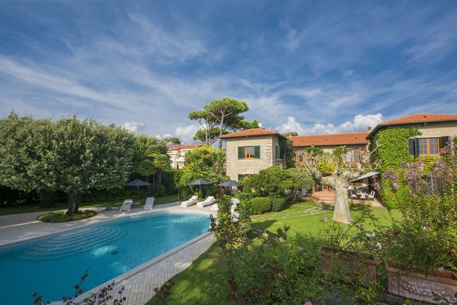 Thumbnail Villa for sale in Forte Dei Marmi, Forte Dei Marmi, Toscana