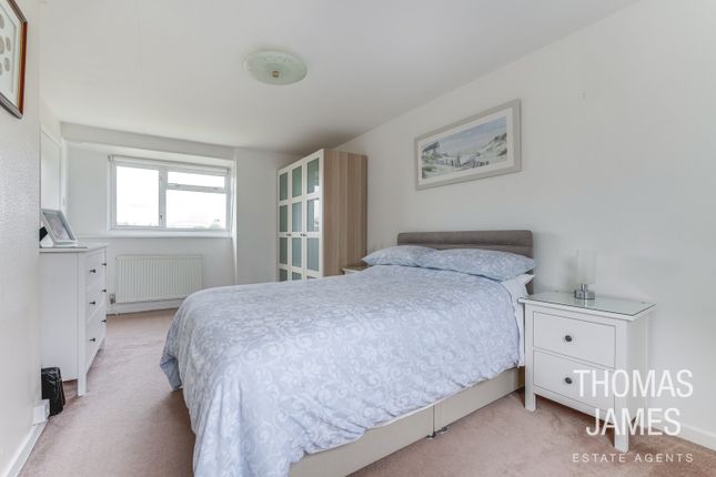 End terrace house for sale in Knolles Crescent, Welham Green