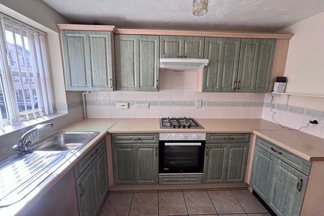 69 Ermine Street, Yeovil photo 3