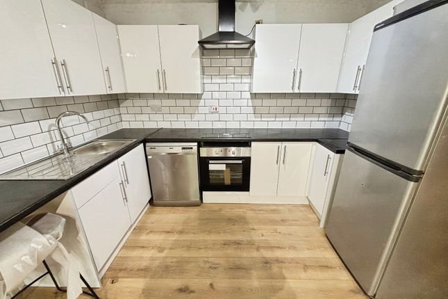 21 Everett Court,, Aldborough Close, Manchester photo 3
