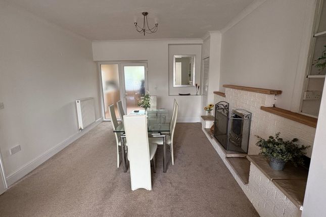 5, Woodfield Road, Ammanford photo 4