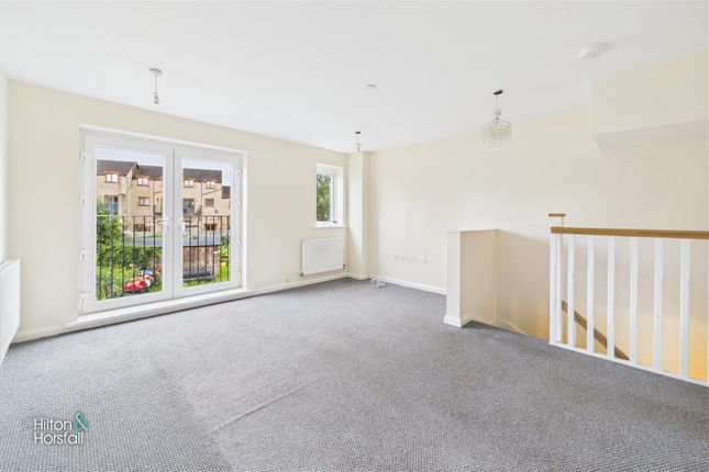 2, Vale Mews, Barrowford photo 2