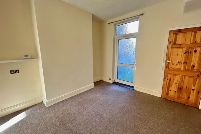 28, Hibernia Street, Scarborough photo 3
