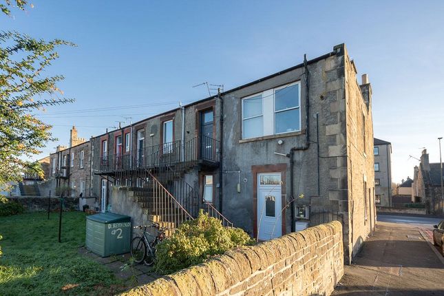 Detached house to rent in Saughton Avenue, Edinburgh