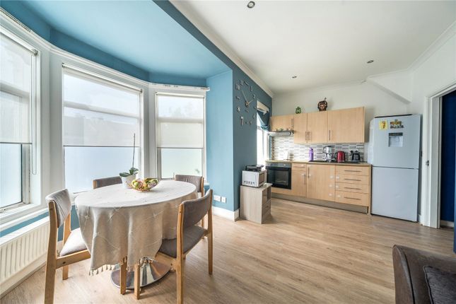 Top Floor Flat, 268, Wightman Road, London photo 3