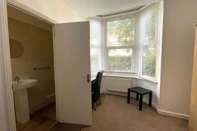 Room 5, 13, Aldermans Drive, Peterborough photo 3