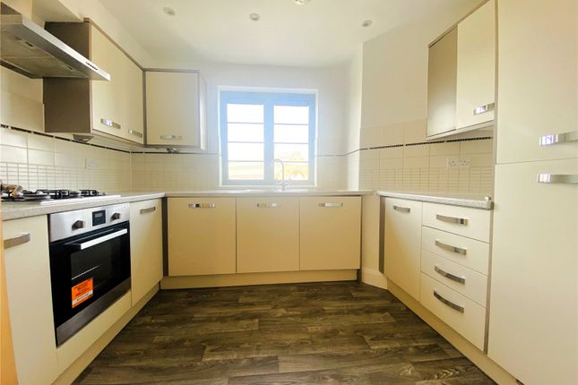 Flat for sale in Catford Hill, Catford, London