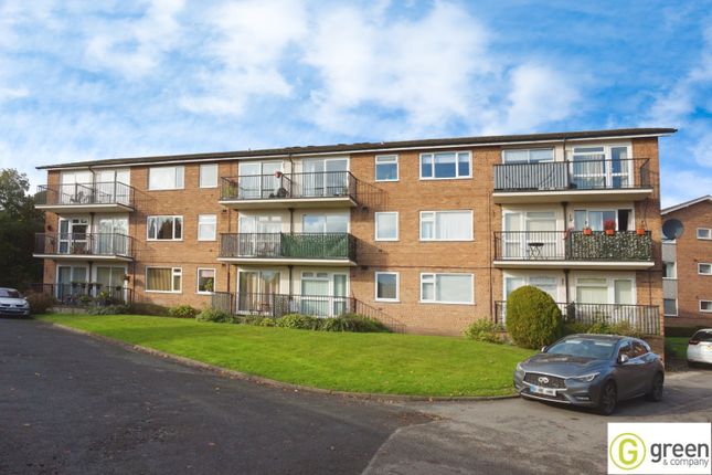 Flat to rent in Whitehouse Court, Sutton Coldfield, West Midlands
