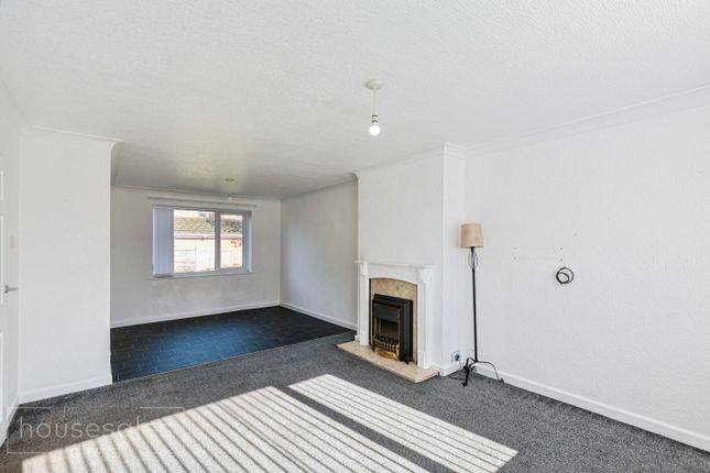 4, Langwood, Fleetwood photo 3