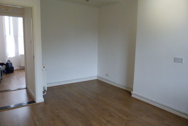 Flat 1, 58 Dover Road, Folkestone photo 3