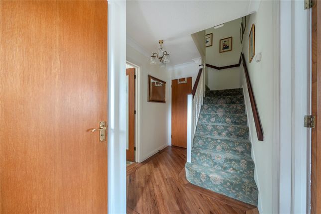 2, Chartwell Drive, Farnborough Village photo 2