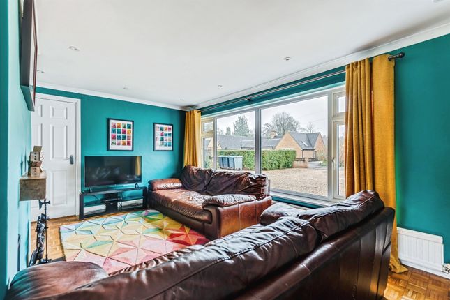 18, New Yatt Road, WITNEY photo 4