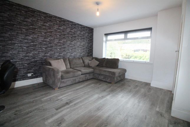 Stanningley Road, Leeds photo 4
