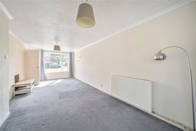 75, Badshot Park, Farnham photo 2