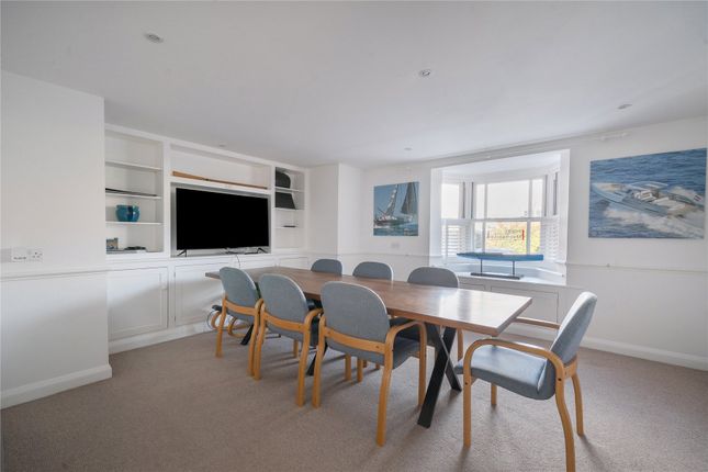 9 Haven Point,, Waterloo Road, Hampshire photo 2