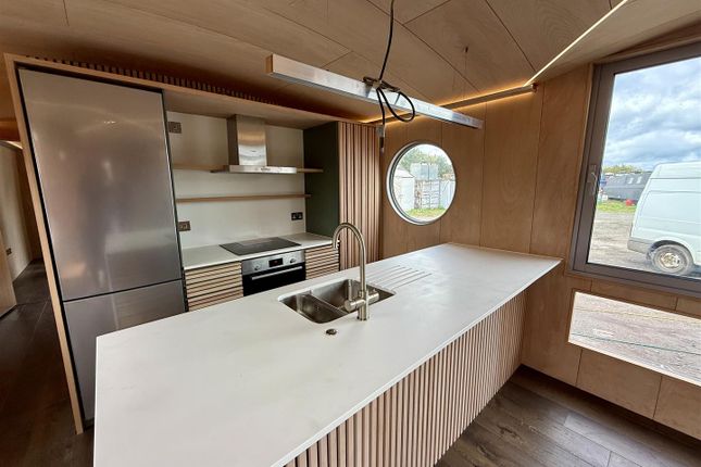 House Boat, Admiral Walk, London photo 3
