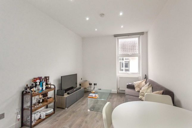 Flat to rent in Dawes Road, London