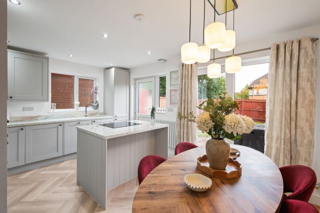 1, Woodville Court, Broxburn photo 3