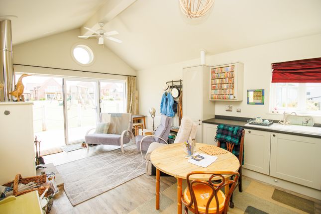 6, Turtle Close, The Bay, Filey photo 3