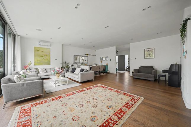27, Helenslea Avenue, Golders Green photo 4