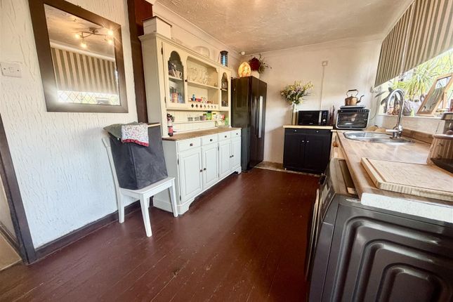 38, Victoria Street, Castleford photo 4