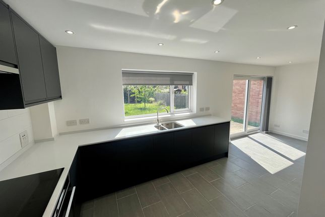3, Cedar Close, Brandon photo 4