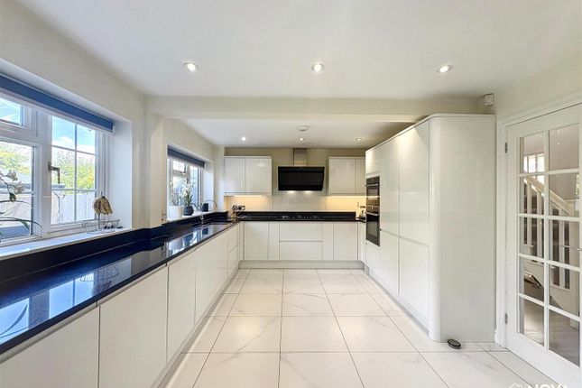 7, Binham Close, Luton photo 2