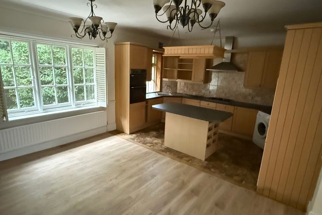 7, Bagshot Road, Enfield photo 2