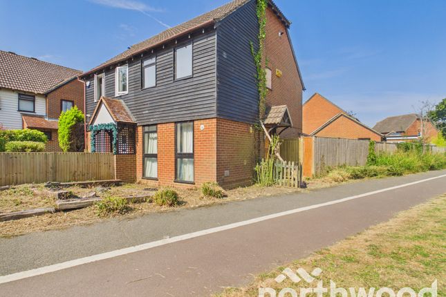 2-bed house on 15, Dragonfly Close, Ashford, £162,000