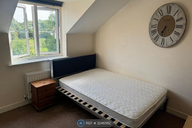 Phoenix Close, Old Fletton, Peterborough photo 3